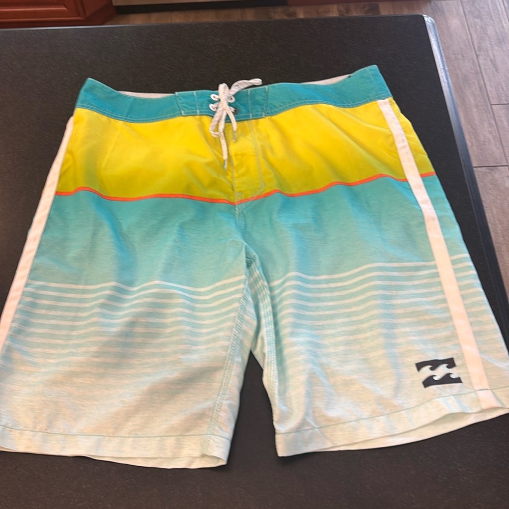 Men's Billabong Original Board Shorts, size 36, like new